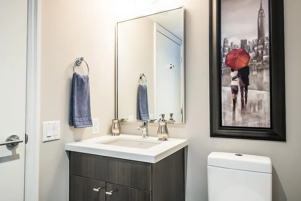 Premium 2Bdrm In Yorkville Toronto