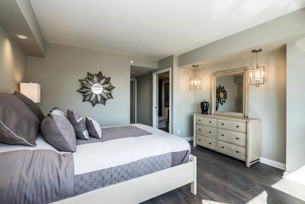 Apartment Premium 2Bdrm In Yorkville Toronto Canada