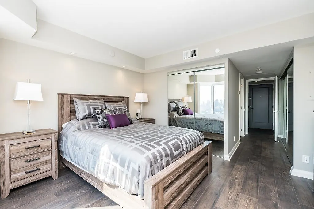 Premium 2Bdrm In Yorkville Toronto