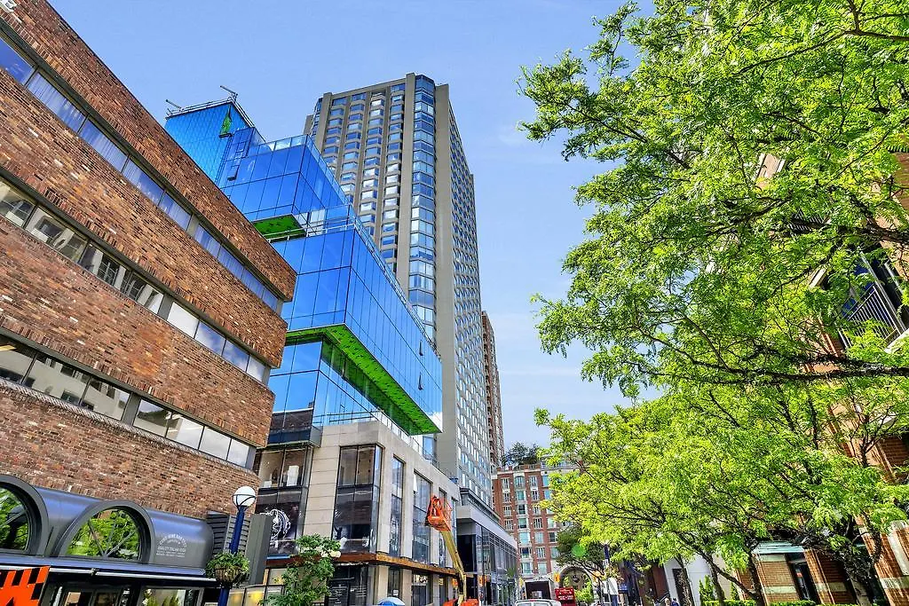 Apartment Premium 2Bdrm In Yorkville Toronto