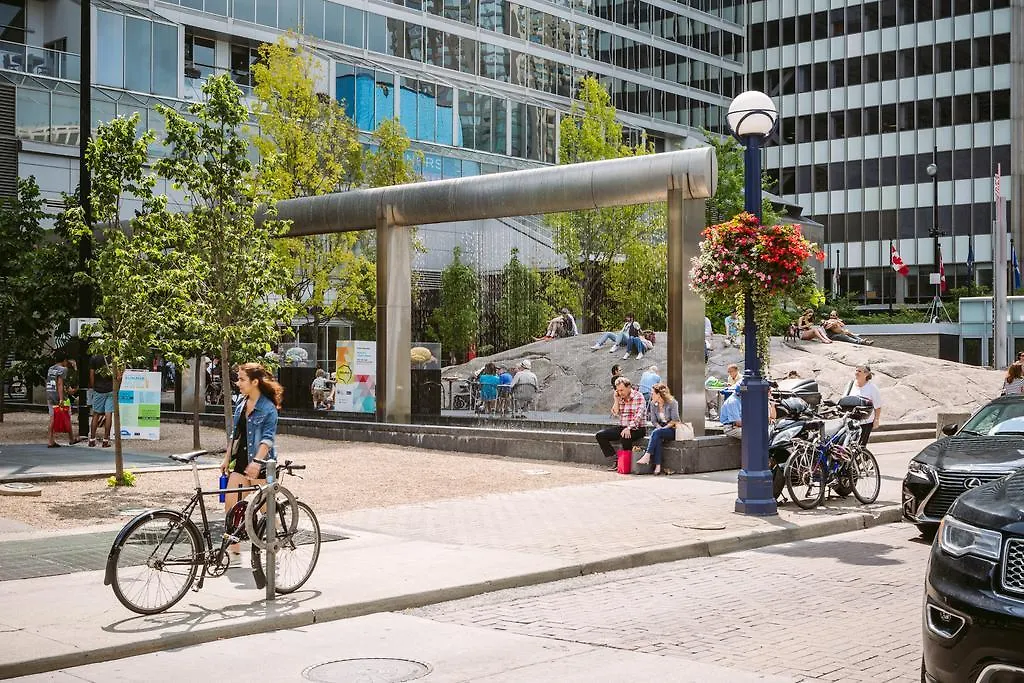 Apartment Premium 2Bdrm In Yorkville Toronto Canada