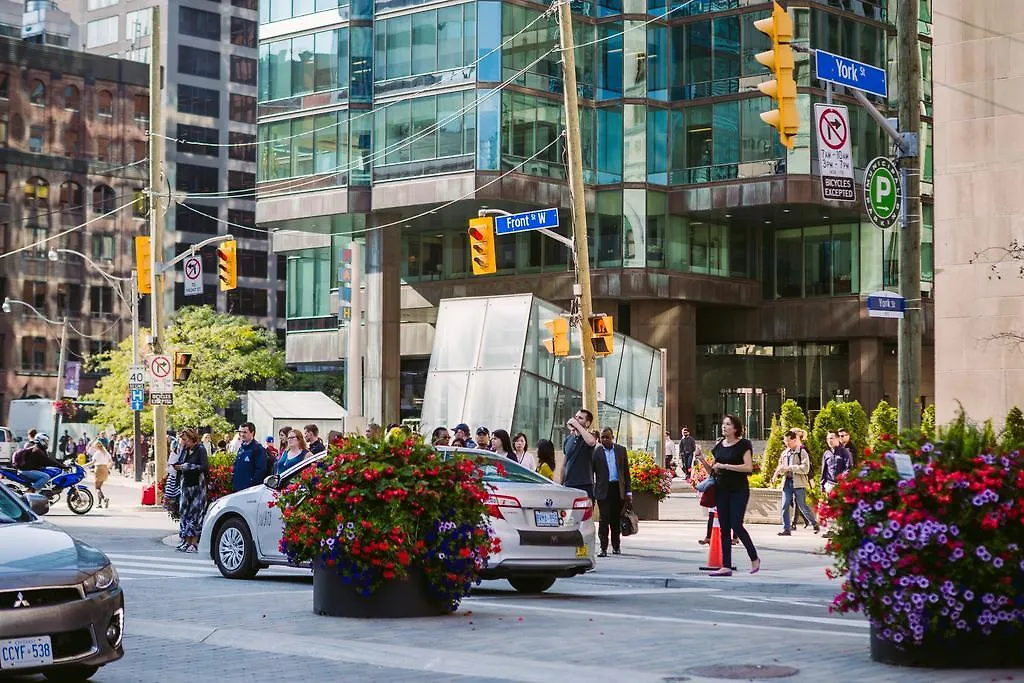 Premium 2Bdrm In Yorkville Toronto Canada